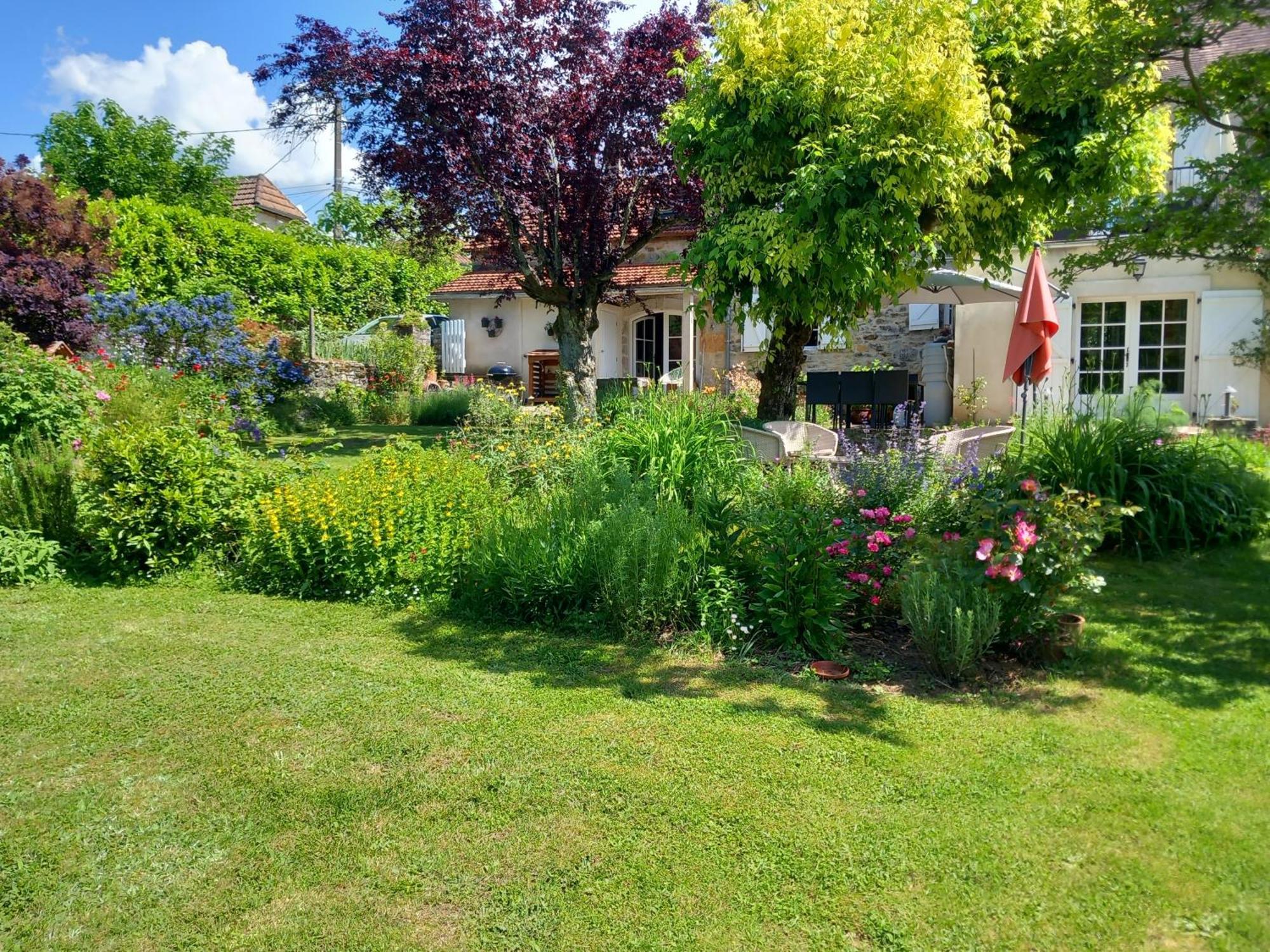 Les Trois Prunelles Saint-Pierre-Toirac Exterior foto